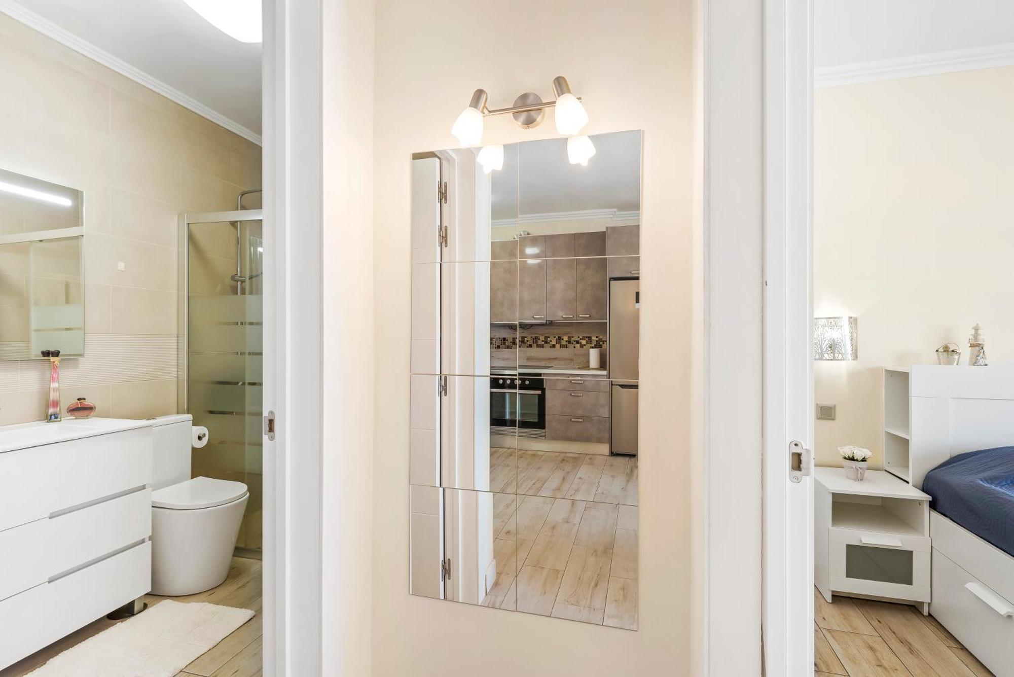 Ocean Smart Home, Hi-end Services, Media Streaming Apartment *