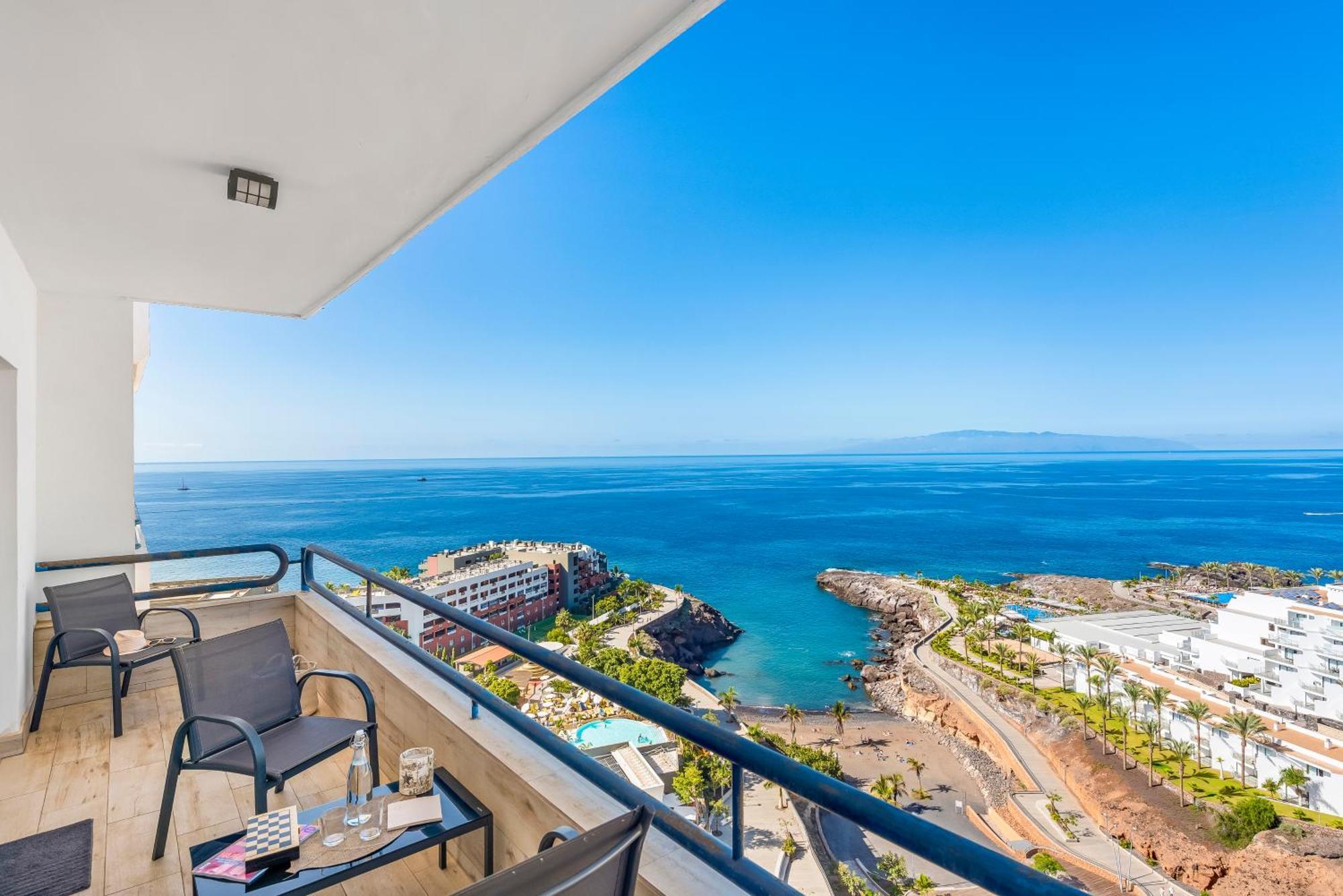 Apartment Ocean Smart Home, Hi-end Services, Media Streaming *