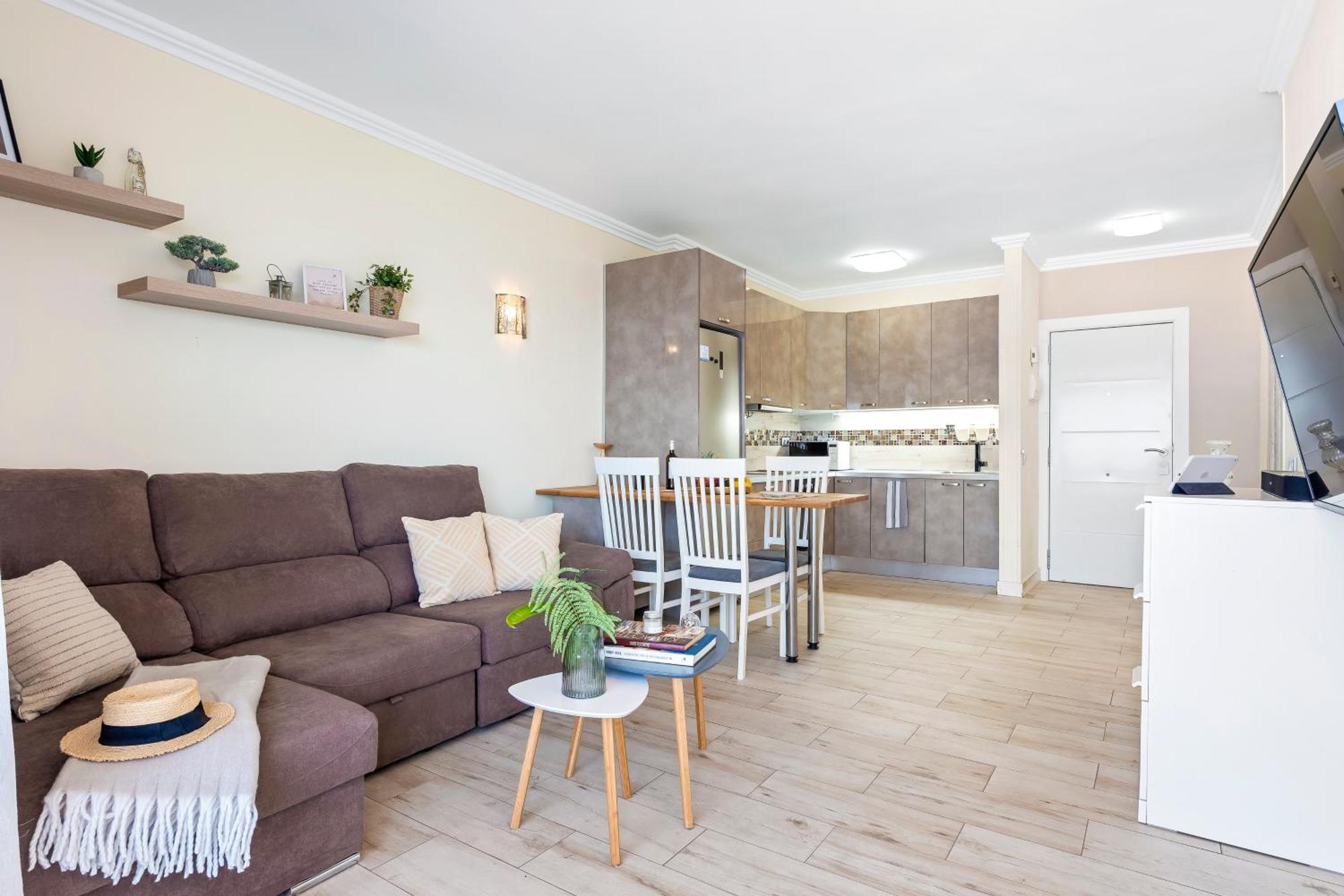 Ocean Smart Home, Hi-end Services, Media Streaming Apartment